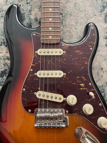 Guitarra Squier Fender Classic Vibe Stratocaster 60s 2018