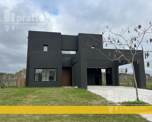 Casa A La Venta De 3 Dormitorios En Puertos Del Lago Barrio Acacias