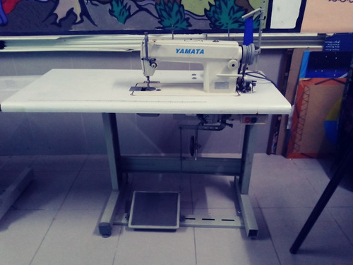 Maquina De Coser Yamata Fy5550 Blanca220v