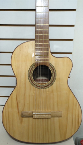 Guitarra Fina Nacional En Pino, 