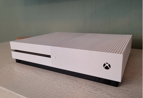 Xbox One S 1 Tb.