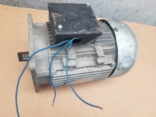 Motor Eléctrico 3 Hp. Trifásico 220-440 Vca Entrega 3500 Rpm