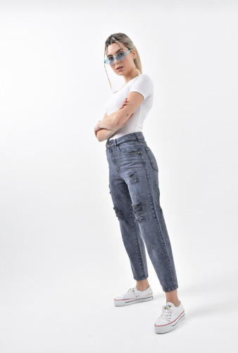 Jean Mom Pantalón Nevado Rígido Con Roturas Oferta