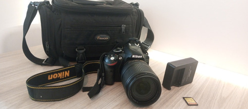 Câmera Nikon 3200 Com Lente  18 -140 Usada Com Bolsa