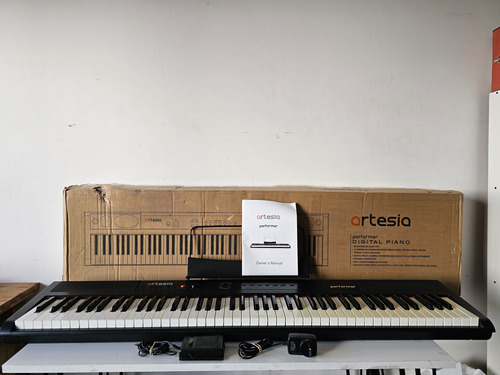 Piano Digital Artesia Performer 88 Pedal - Leer Detalle