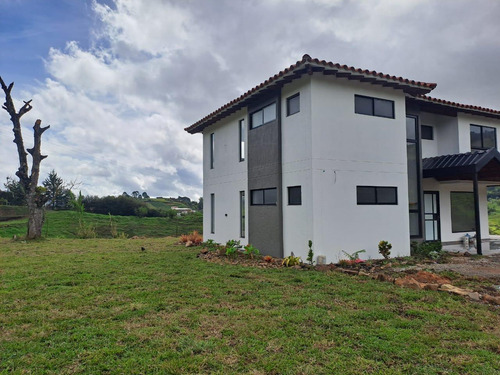 Encantadora Finca En Venta El Peñol - Imagen 4