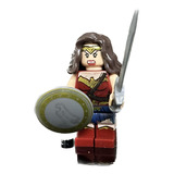 Mini Figura Mujer Maravilla Escudo Y Espada Halloween