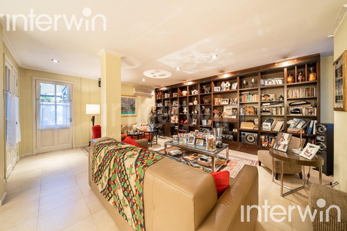 Casa - 5 Ambientes Con 2 Cocheras - Jardín - Piscina - Parrilla - Villa Devoto - Venta - Imagen 4