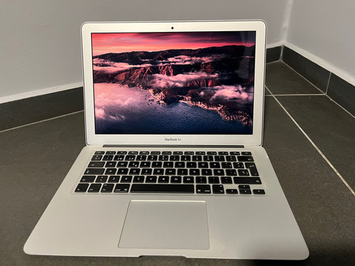 Macbook Air 13  (early 2015)