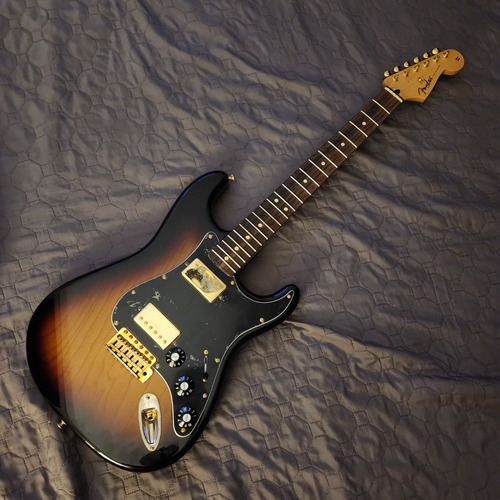 Fender Stratocaster Deluxe Series / Black Top