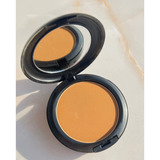 Base Mac Studio Fix Powder Plus Foundation Nc20