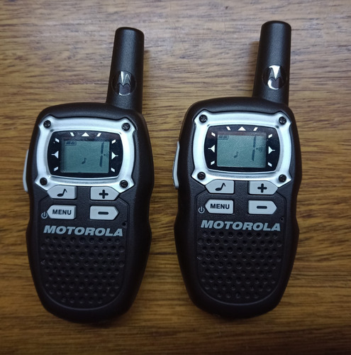Par Handies Hasta 16km Con 10 Tonos Y 22 Canales Motorola