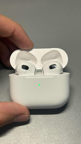 AirPods 3 Geração Original.