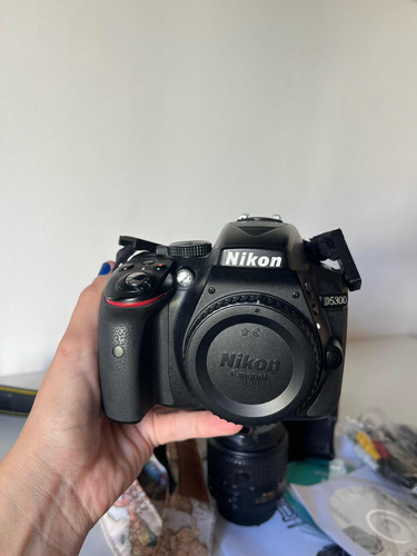 Nikon D5300 + Kit 18-55mm F/3.5-5.6g