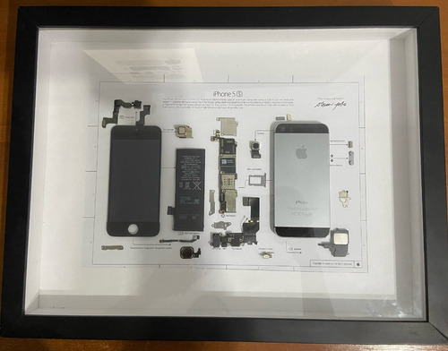 Quadro A3 iPhone 5s Desmontado