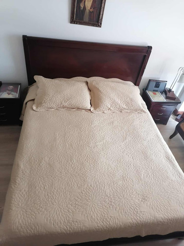 Cama Queen En Madera Con Colchón