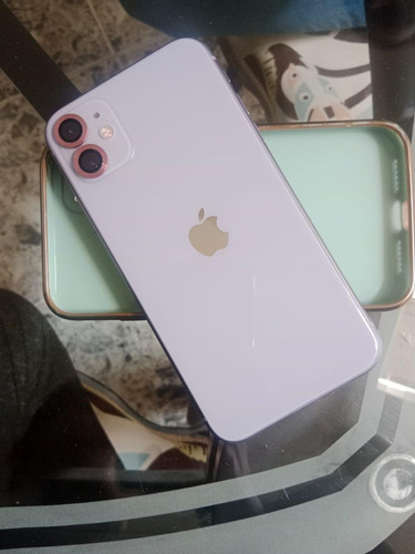 Apple iPhone 11 (128 Gb) - Morado 