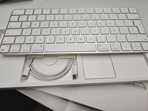 Apple Magic Keyboard [k217]