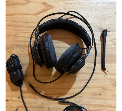 Headset Hyperx Cloud Revolver S 7.1 Completo