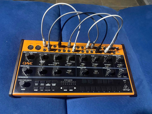 Behringer Crave