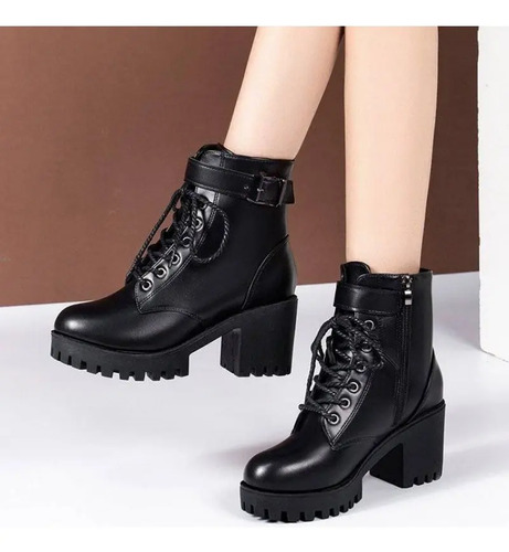 Botas Martin Con Puntera Redonda Y Tacón Ancho Con Cordones