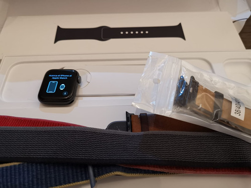 Apple Watch Series 6 (gps) + 6 Correas