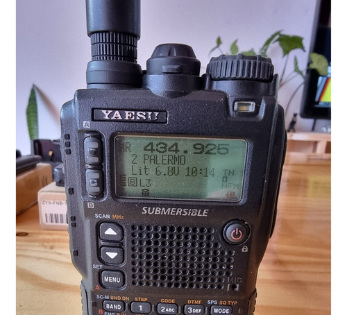 Handy Yaesu Vx8 Gps Tres Baterias Nuevas Cable De Programaci