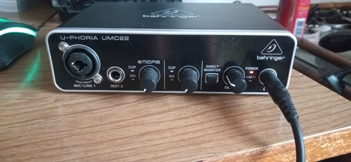 Interfaz De Audio Behringer Umc22 Usada / Sin Caja