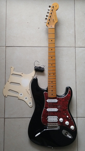 Fernándes R8 The Revival Stratocaster Japon