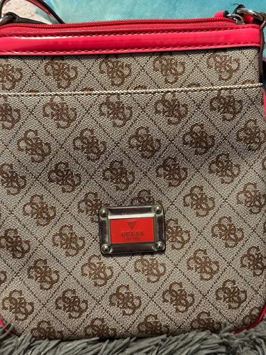 Cartera Guess