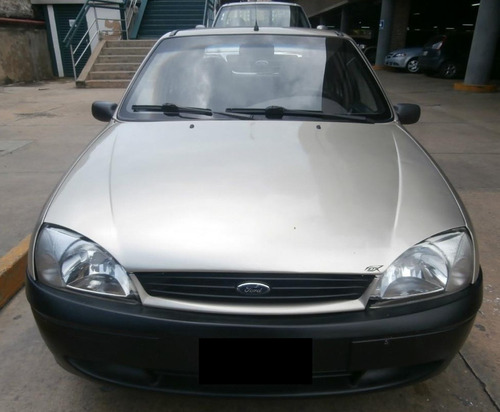 Parrilla Ford Fiesta 2000 2001 2002 2003 Cromada Con Emblema Foto 10