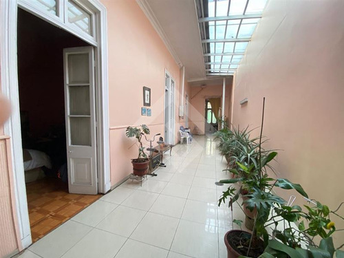 Venta Casa De 4 Dorm. En Santiago Metro Matta