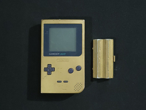 Game Boy Light Dorado