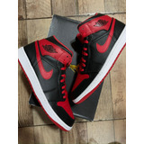 Air Jordan 1 Mid Bred