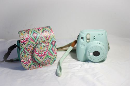 Fujifilm Instax Mini 9 - Ice Blue + Funda Protectora 