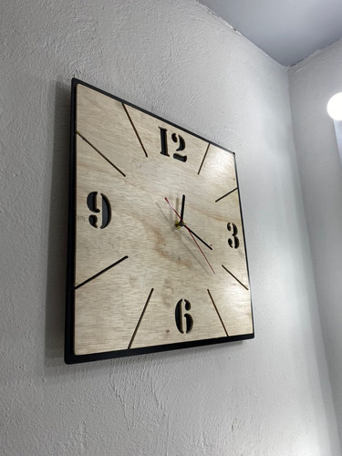 Reloj De Pared Cuadrado. Reloj Moderno De Madera. Artesanal 