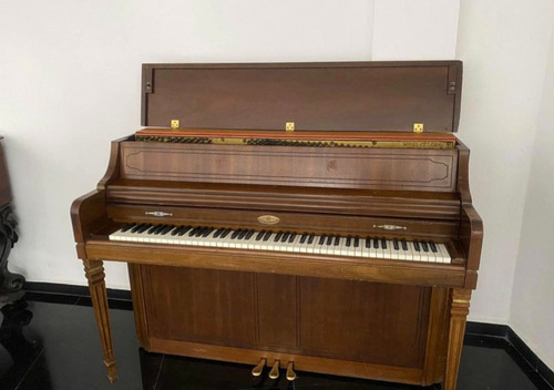 Piano Vertical Genérico.