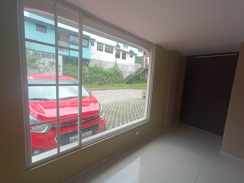 Casa De 3 Habitaciones, Terraza, Patio Y Dos Parqueaderos - Imagen 3
