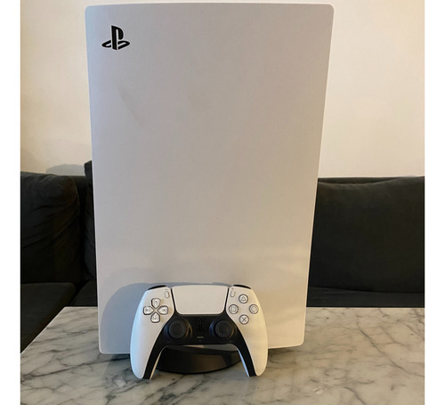 Sony Playstation 5 Standard 825 Gb + Joystick 