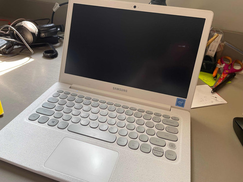 Notebook Samsung F30 Branco