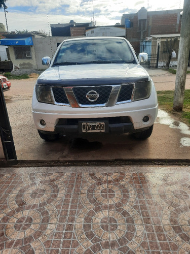 Nissan Frontier 2011 2.5 Le Cab Doble 4x4