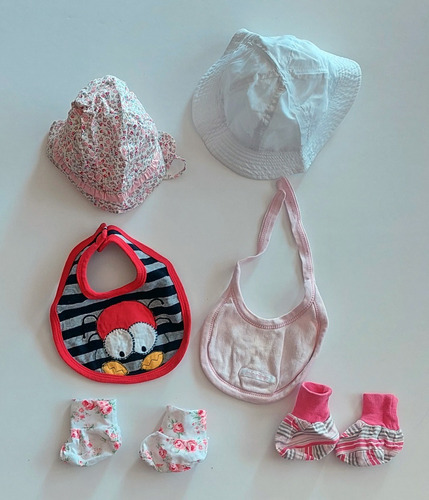 Pack De 6 Accesorios Para Bebes (gorros/baberos/zapatitos)