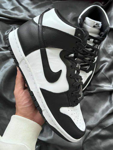 Nike Dunk High Panda