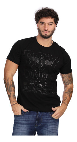 Playera Negra De Manga Corta Letras Texturizadas Boy London