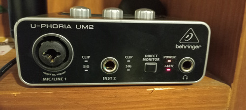 Interfaz De Sonido Behringer U-phoria Um2 