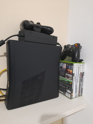 Xbox 360 Slim 250gb + Kinect + 2 Controles + 9 Jogos
