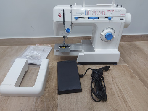 Maquina De Costura Singer Facilita 2918c 127v 