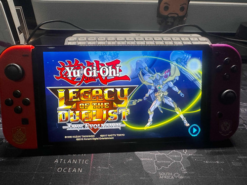 Nintendo Switch Oled Edición Pokemon + Juego Mario