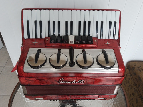 Acordeon Scandalli 