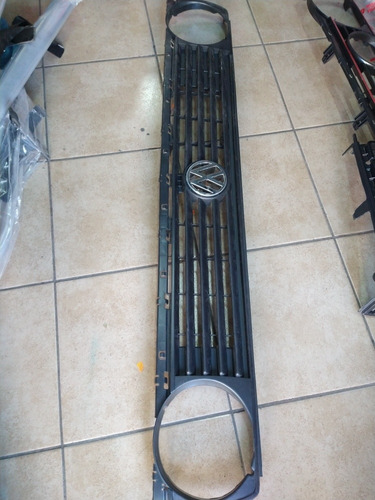 Parrilla Frontal Para Golf A2 Incluye Emblema Vw